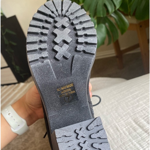 WORN ONCE! - Picture 3 of 4